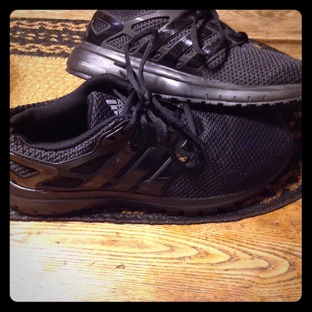 Women's 10.5 / Men's 8.5 Cloadfoam Adidas Black